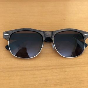 Wood-grain Horned Rim Sunglasses